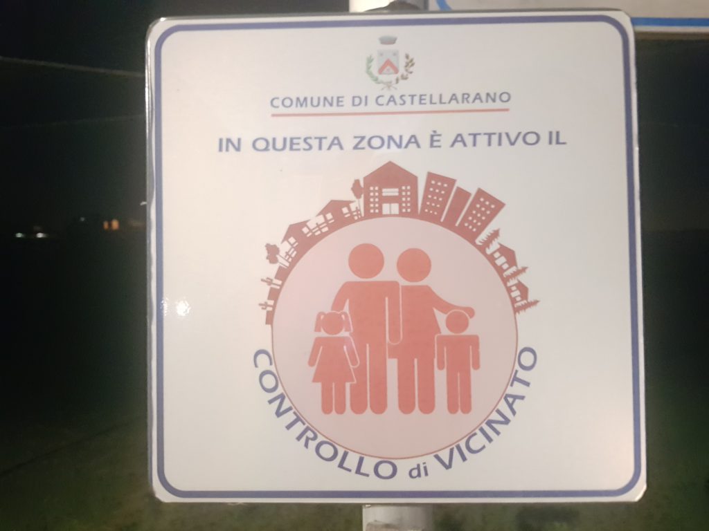 La realtà dei quadrilateri by Manuela Camellini - Illustrated by Classe 2g - Ourboox.com