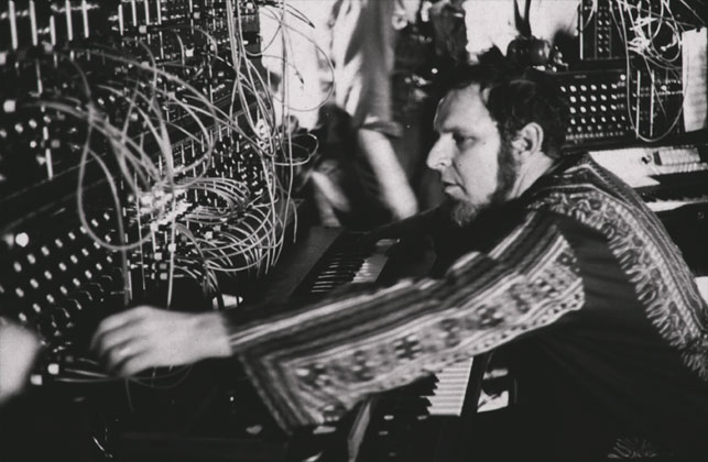Moog Synthesizer – 60s Sounds of Change by gilad oshri - Illustrated by In the cover photo, Robert "Bob" Moog and Wendy Carlos - Ourboox.com
