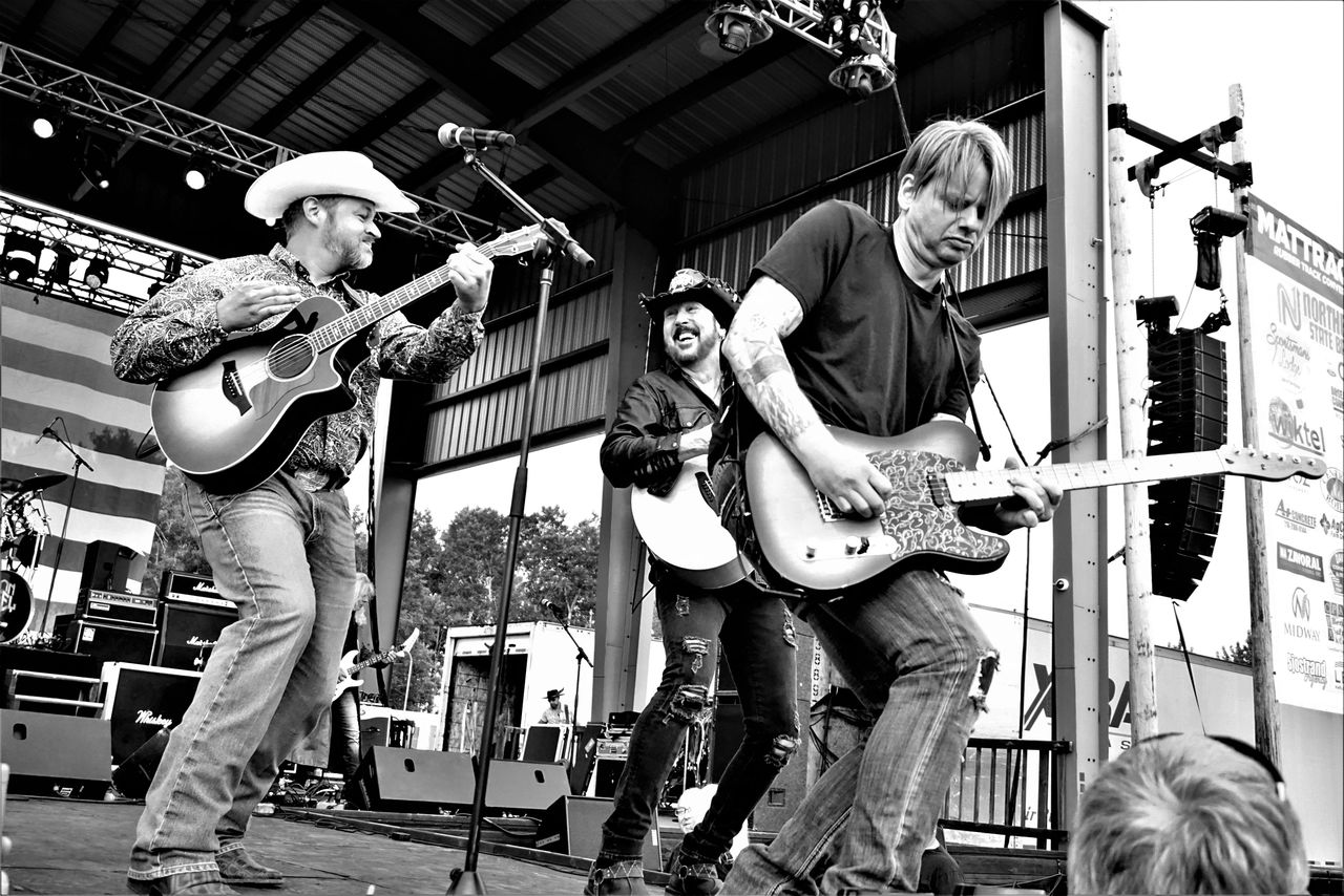 LONG LIVE COUNTRY MUSIC