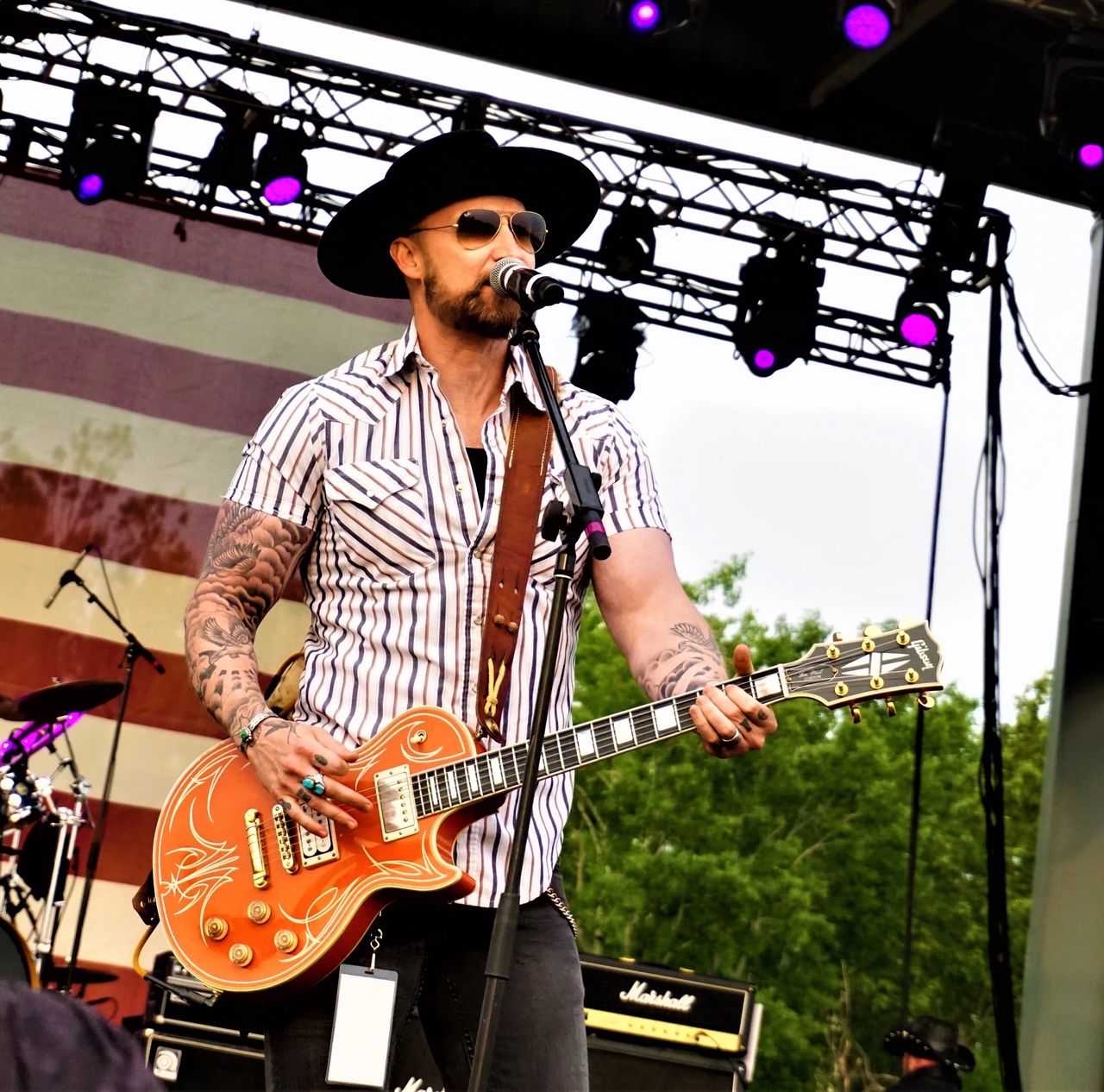 LONG LIVE COUNTRY MUSIC