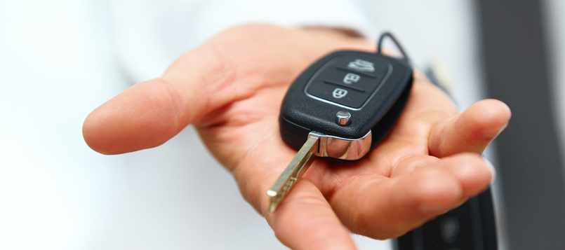 Qué-hay-que-hacer-al-comprarse-un-coche-1
