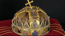 In the film we present the phases of hoop manufacture of the Holy Crowns.mp4