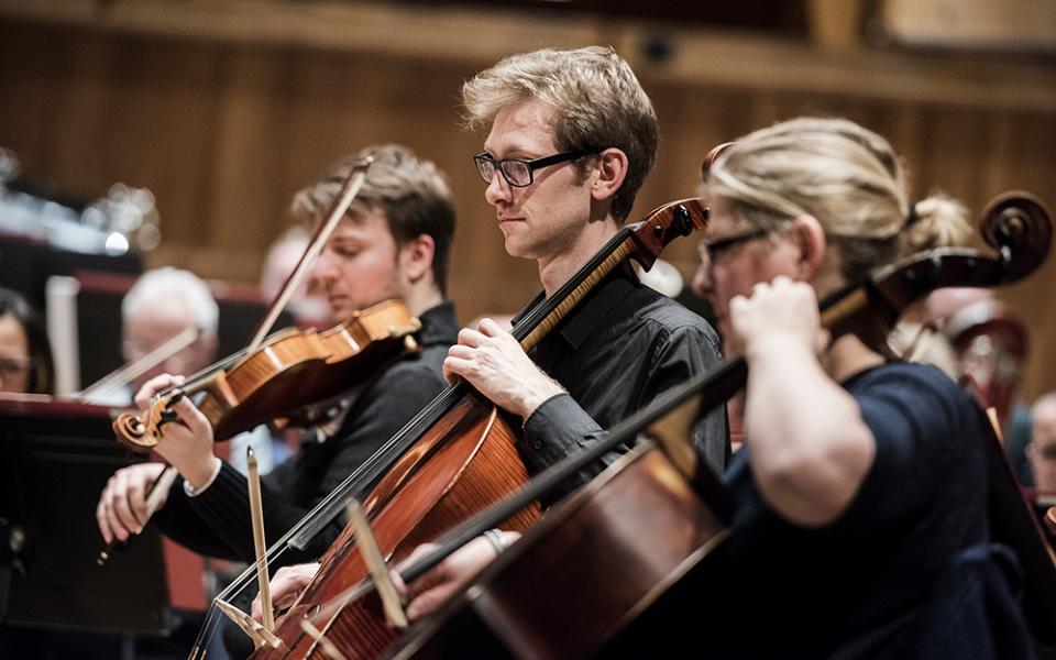 Richard Birchall, credit Camilla Greenwell Philharmonia cellos rehearsing