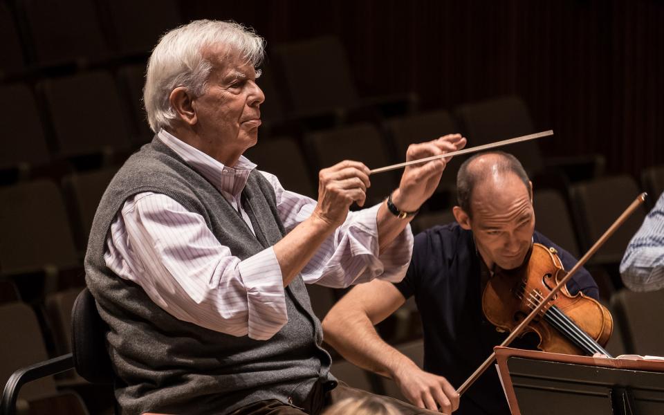 Christoph von Dohnányi, credit Clive Barda Christoph von Dohnányi conducting