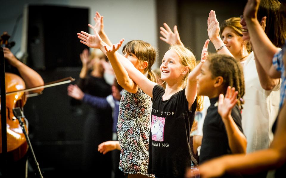 Philharmonia, The Virtual Orchestra, credit Beth Walsh Young people participating at family concert