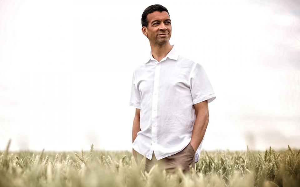 Roderick-Williams Photo of baritone Roderick Williams