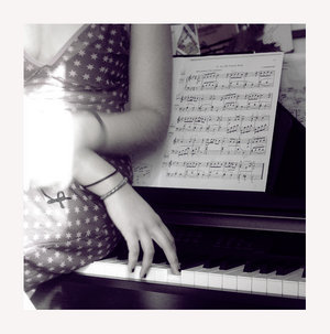 Не стреляйте в пианиста! Он играет как умеет!