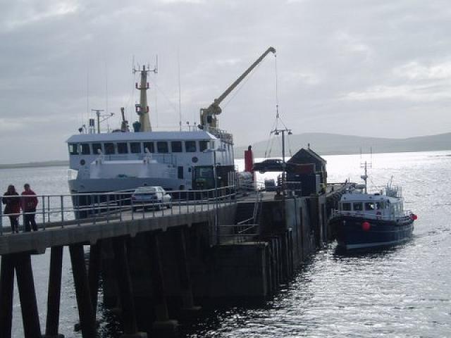 A busy day at Papay pier