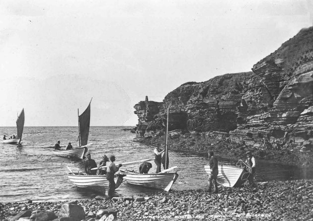 Lobster fishermen at Skibigeo, Birsay