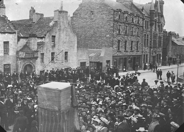Punch and Judy show on Broad Street