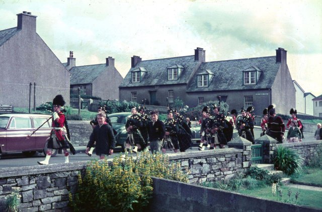 Pipe band on Earl Thorfinn Street