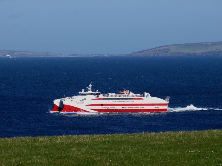 Pentalina passing Hoxa 11 April 09