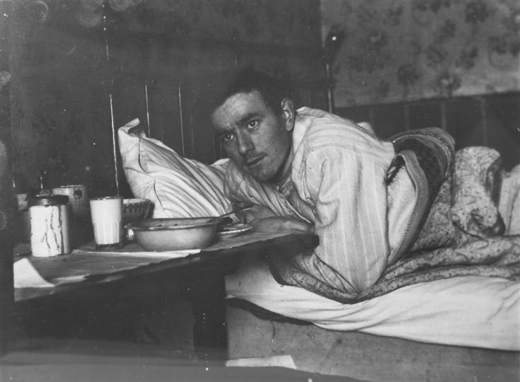 Bed 1910 style