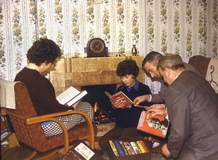 Library Family Book Service begins