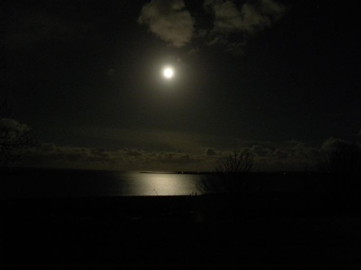 Full moon on Hogmanay