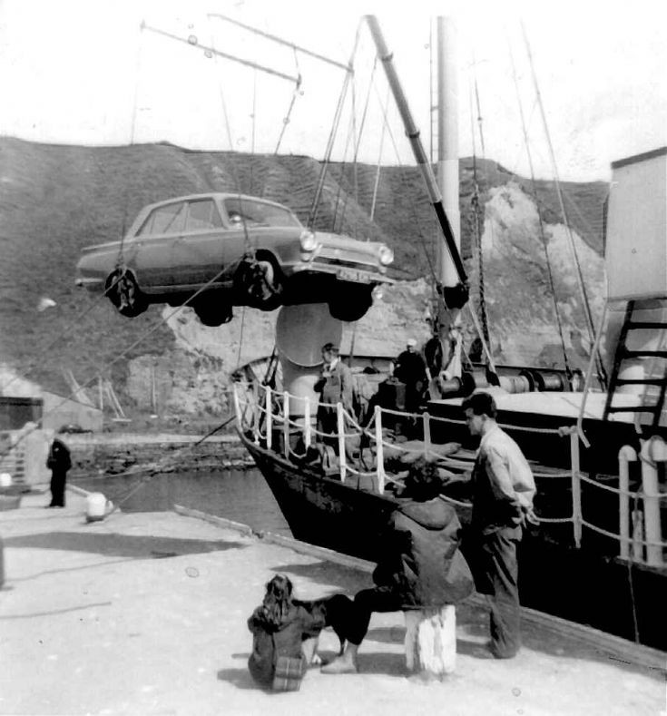 Loading Ford Cortina 4298EH