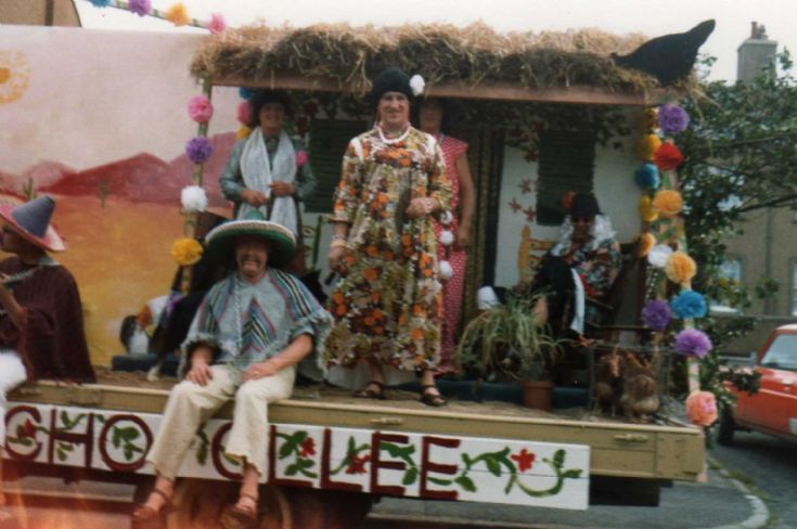 Mystery float