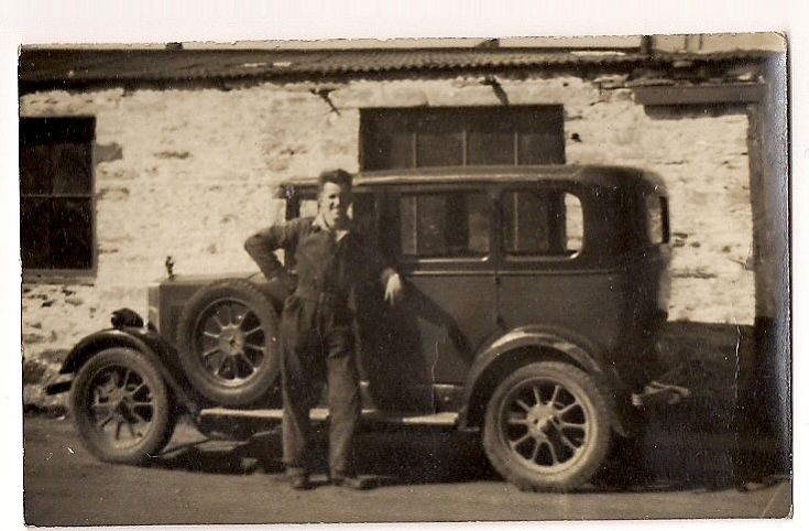 Leslie Leonard with his 1928 Morris Cowley