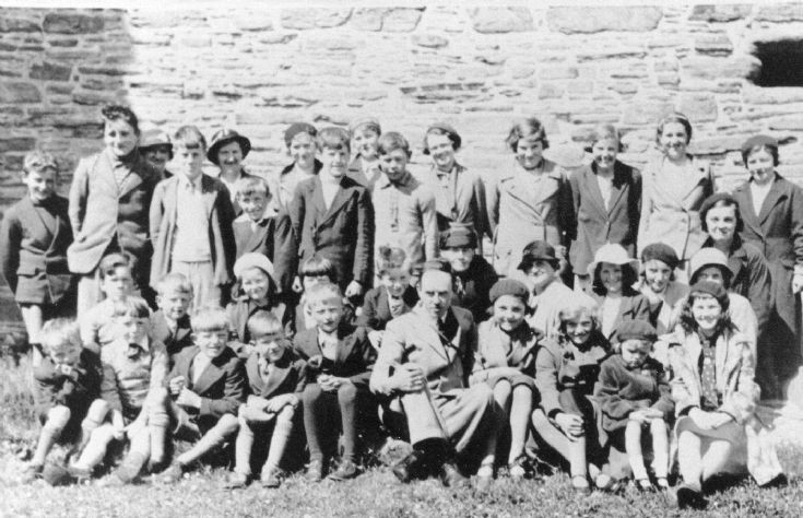 Robert Rendall et al. at Noltland Castle