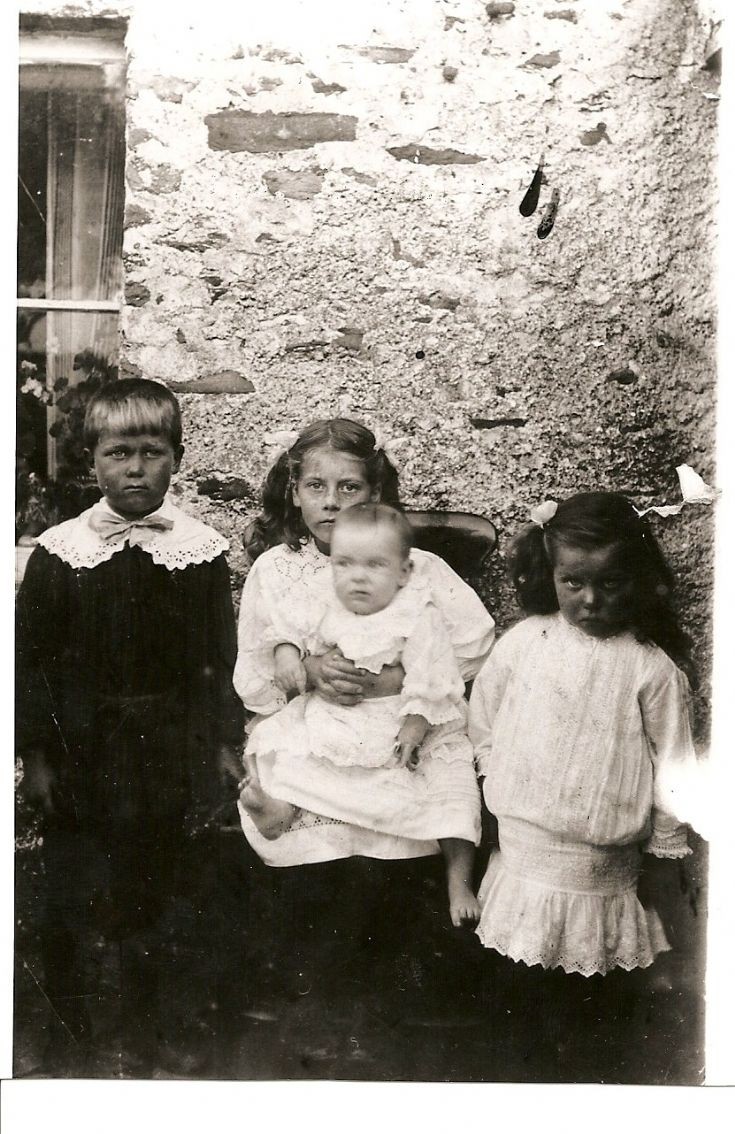 Peace family taken at Waterha, Stronsay