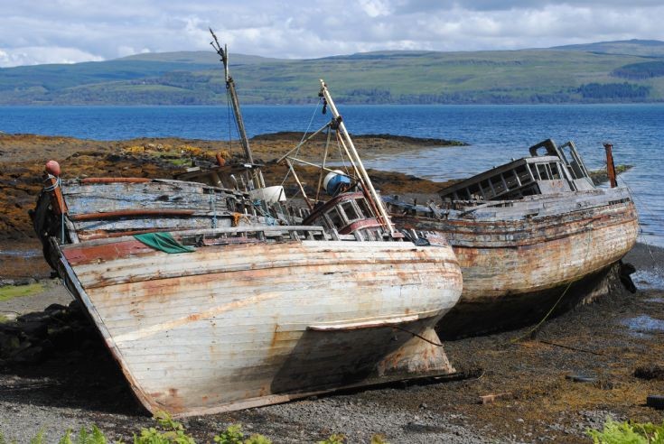 Old boats rotting away