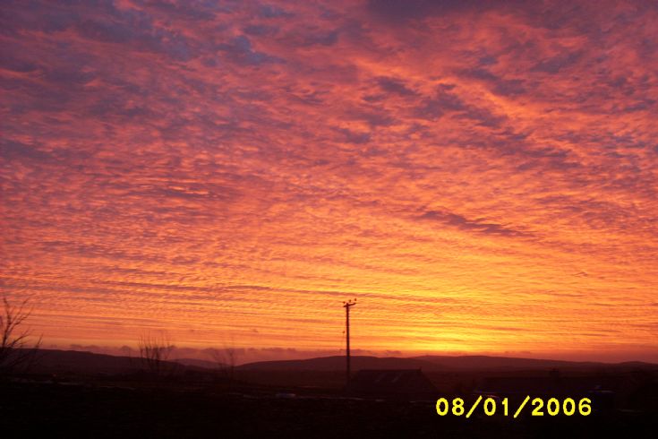 Sunrise in Harray, no every day !