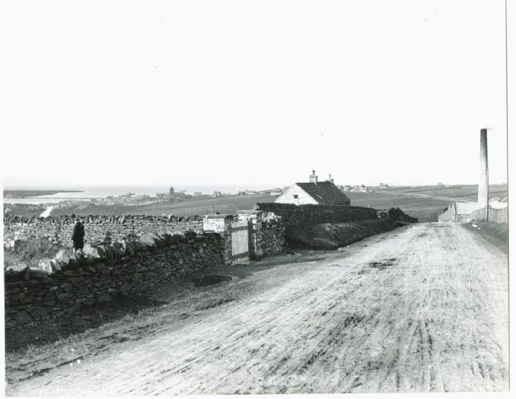 No tarmac on the Holm road