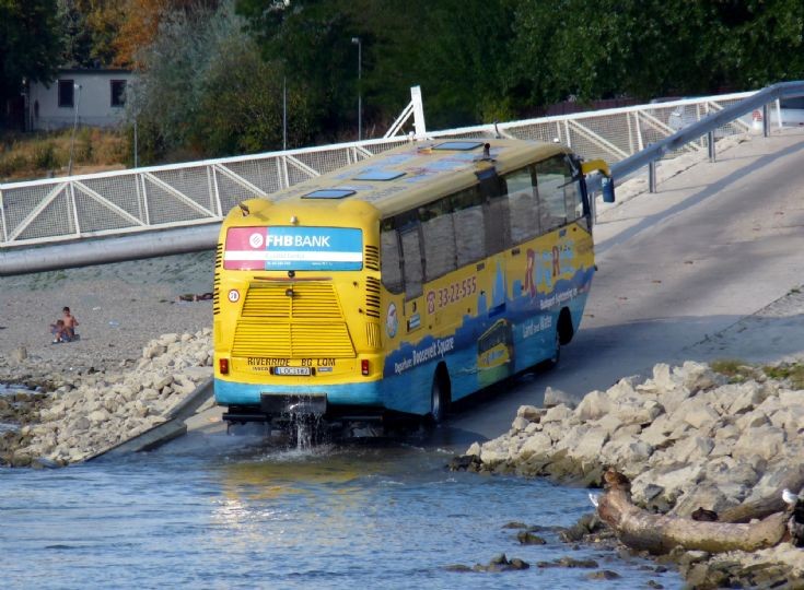 Water bus