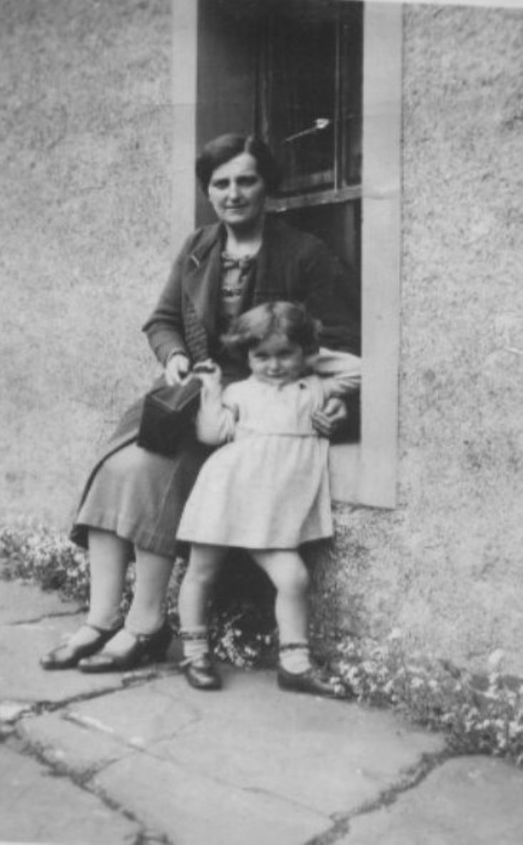 Kate Small (nee Tulloch) with daughter Moira