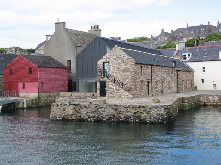 Pier Art Centre