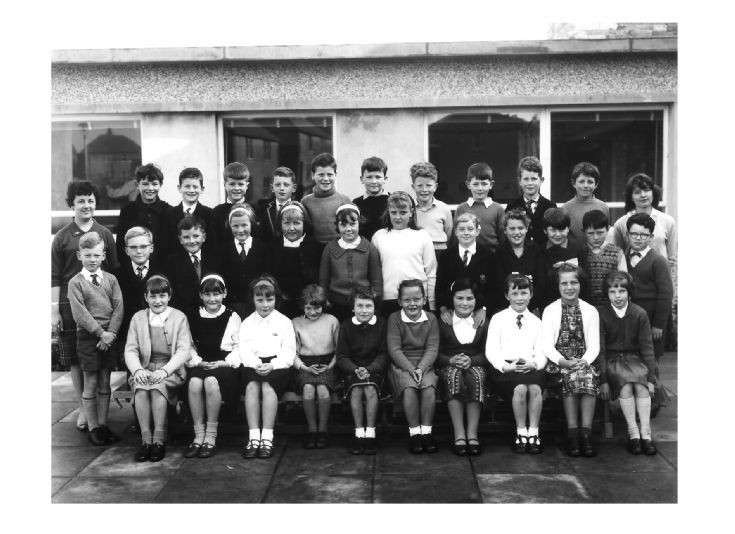 Kirkwall Primary School P5 1964