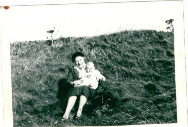 Babbie Caddel (nee Tulloch) & Marie Tulloch