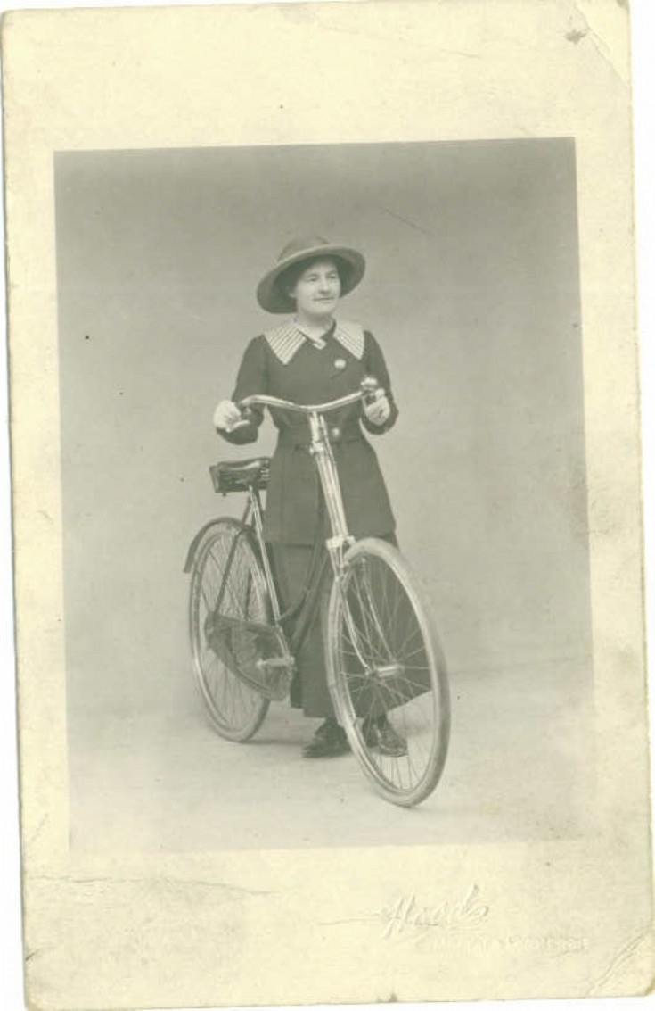 Bella Lapwood