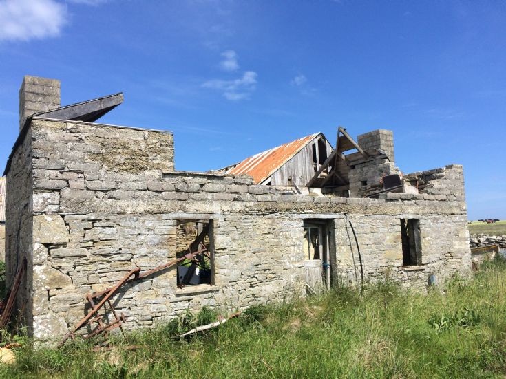 Derelict cottage on Flotta