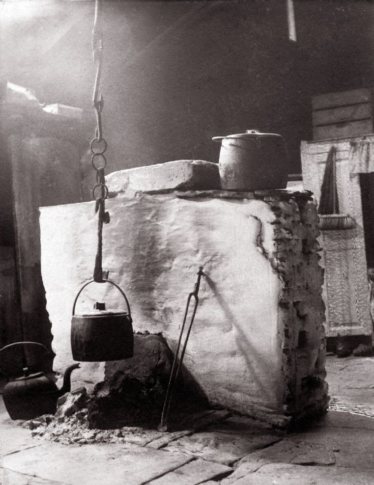 Tom Kent photograph inside Kirbuster