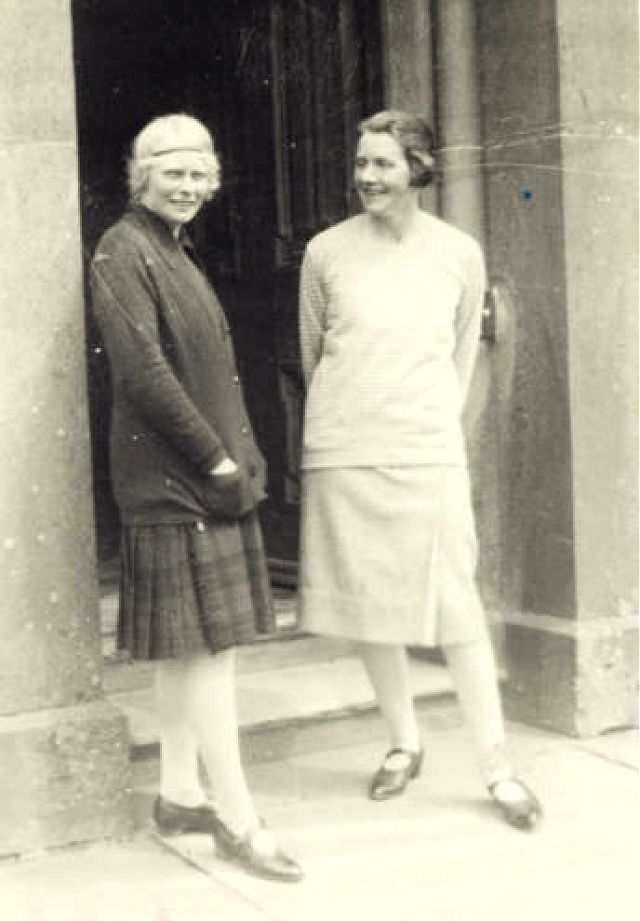 Binscarth-Peggy and Hester