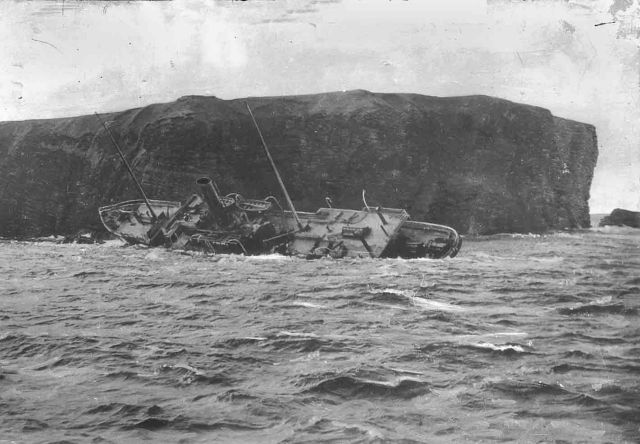 St Rognvald aground ot Burgh Head Stronsay 24-4-00
