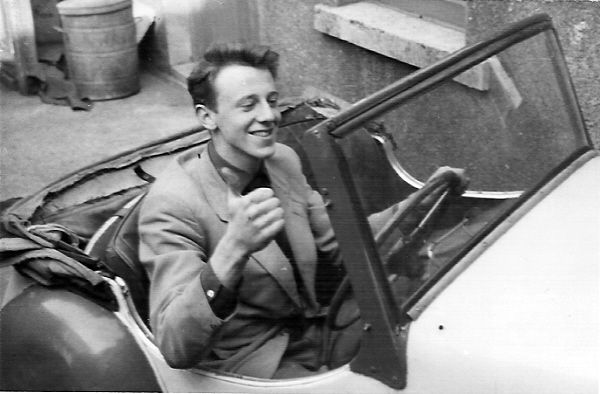 Bond Minicar