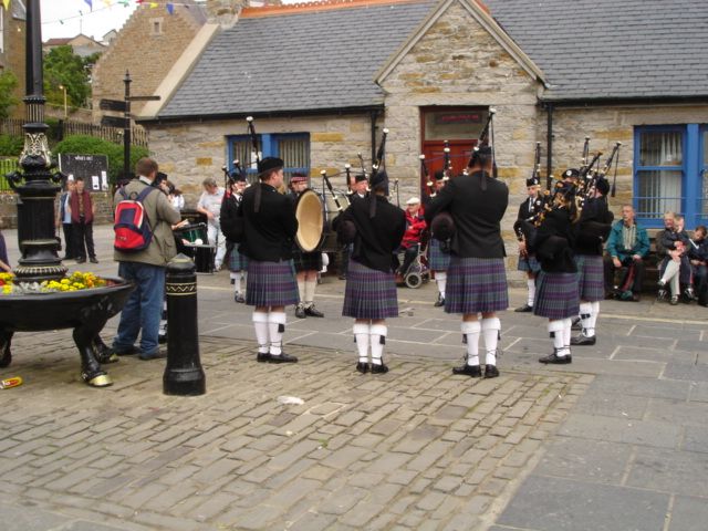 Deeside Caledonia Pipe band