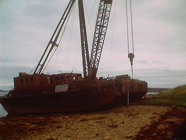 Crane barge