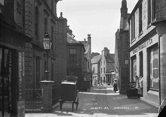 Looking up Albert Street from Bridge St Wynd again