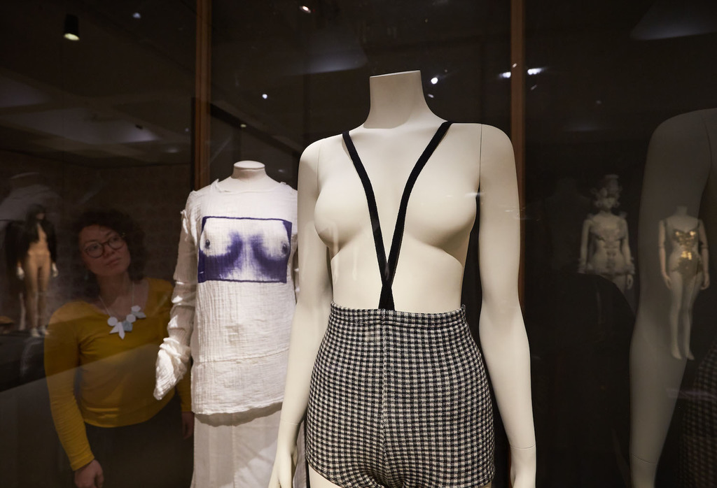 19. the vulgar fashion redefined. barbican art gallery. michael bowles getty images