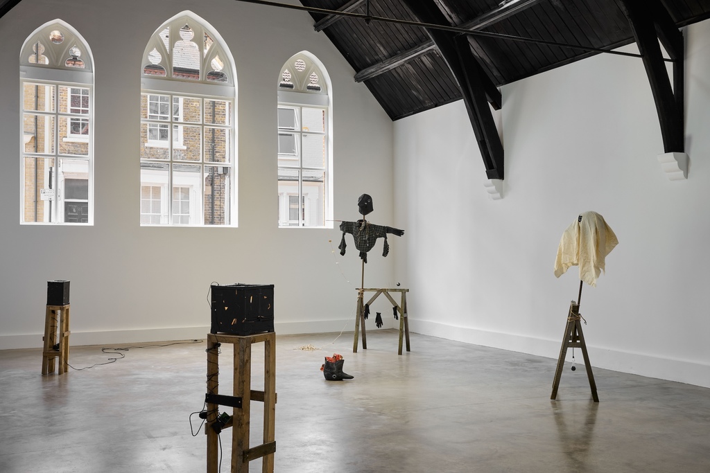 Caspar heinemann sod all 2025 installtion view at studio voltaire images courtesy of the artist cabinet gallery and studio voltaire photo sarah rainer2
