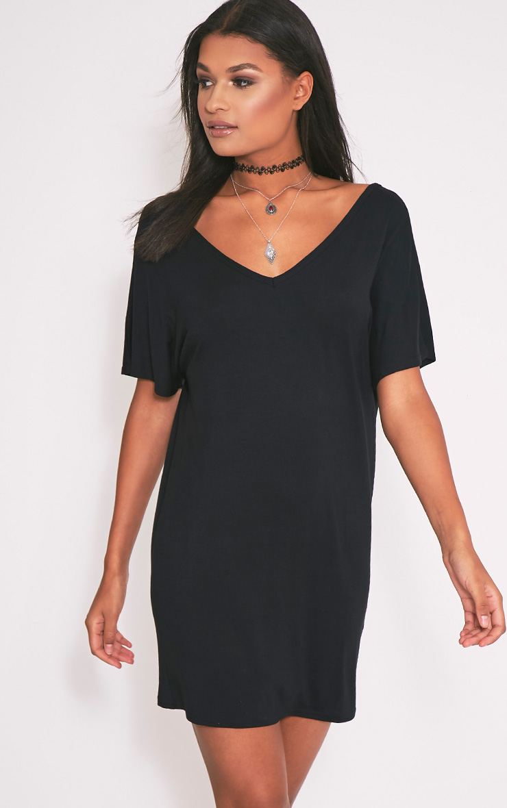 T shirt dress shirt The Mossimo Brand has grown into a multi-billion dollar lifestyle sportswear and accessories company since founded by Mossimo Giannuli in