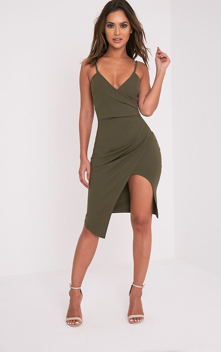 Have an occasion? Our maxi dresses are the ultimate in sophistication, and our PU and leather look dresses are amazing if you want an outfit with an edge at your Christmas party. Look out for sexy details like side cut-outs and low backs to really wow on your night out, and don’t forget to team your fabulous dress with some amazing party shoes.