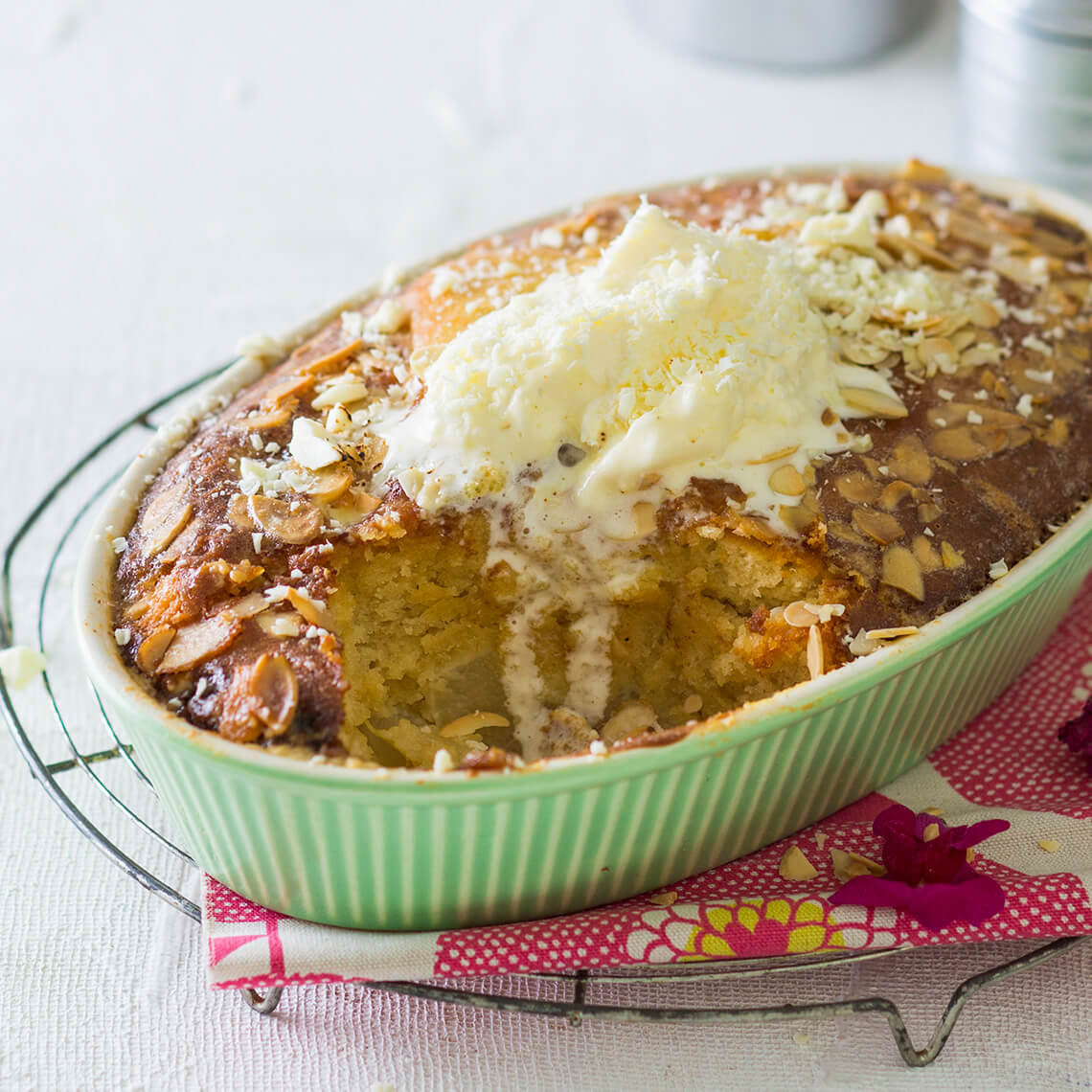 Pear and vanilla sponge pudding