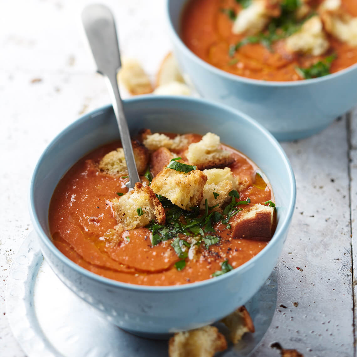 Roasted tomato and garlic bean soup