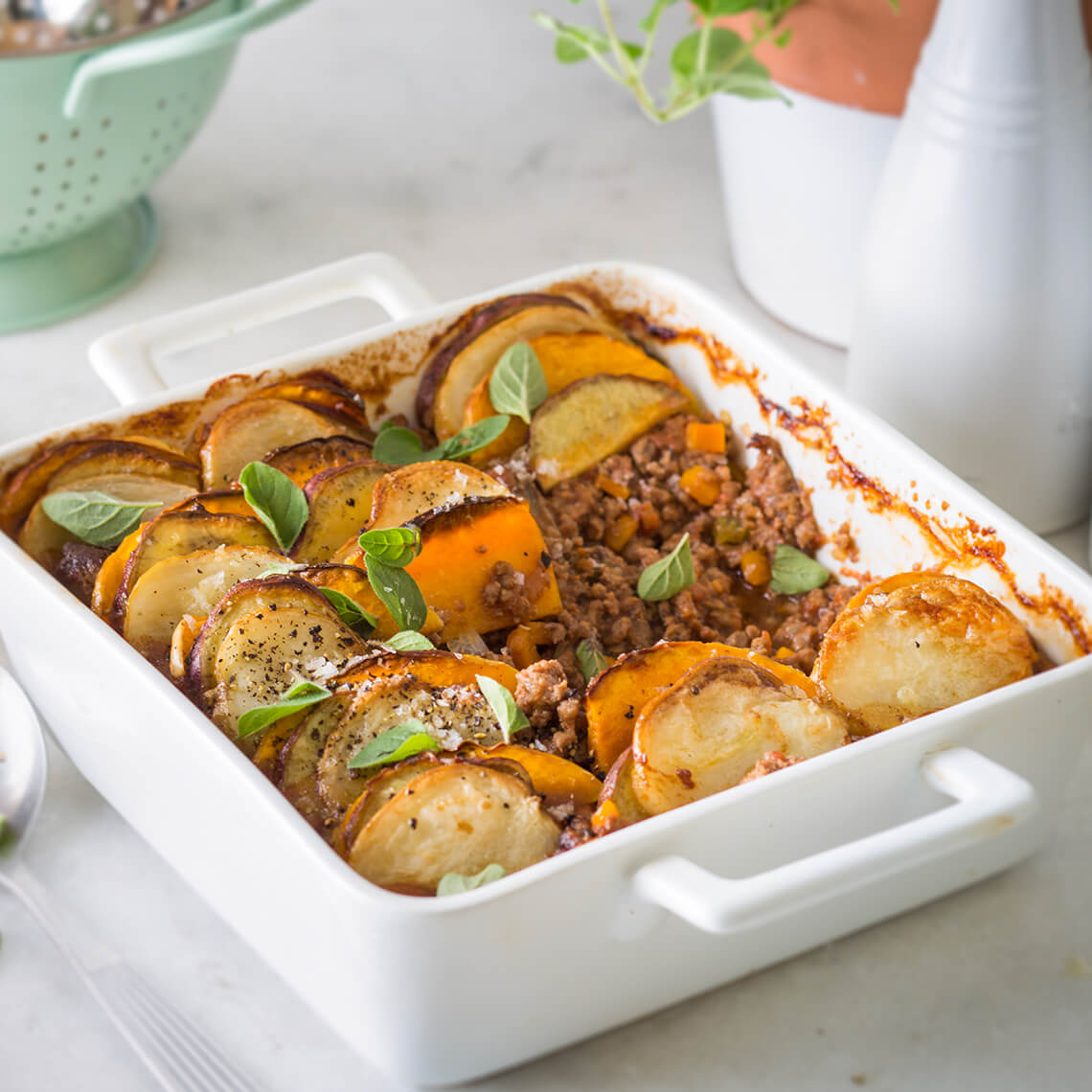 Tomato mince pie with veg crust