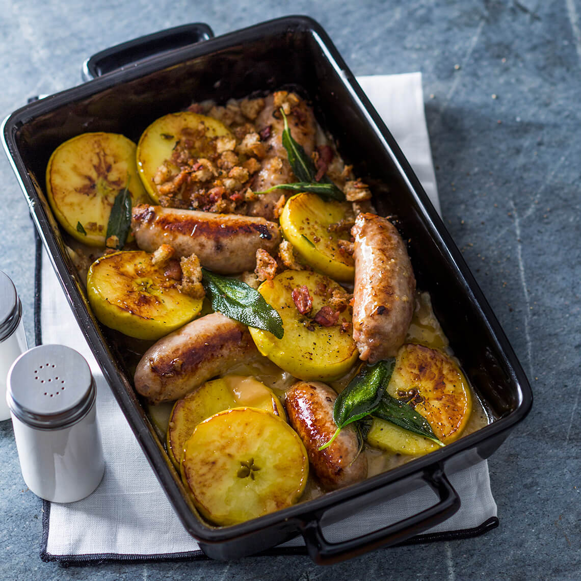 Pork bangers with apples and sage Recpies Pick n Pay