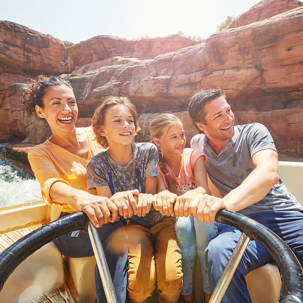 ATRACCIONES FAR WEST